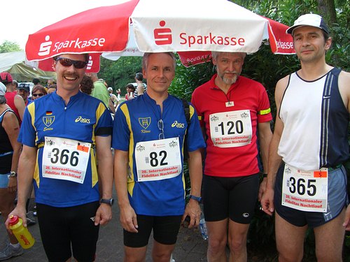 Fidelitas Nachtlauf 2006 - Enrico, ich, Dieter, Andi