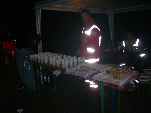 KM 50,6 - Tornadostein - hier gibts leider nur Nusskuchen, der nicht so gut schmeckt wie der Hefezopf