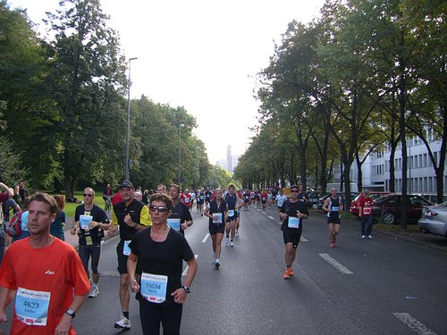 Ewig lange Straen beim Kln Marathon