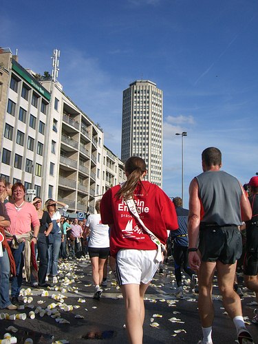 Verpflegungsstelle beim Köln Marthon 2006