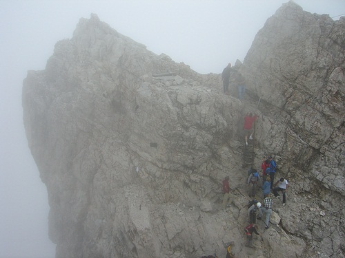 6. Zugspitz-Extremberglauf: Aufstieg zum Gipfelkreuz