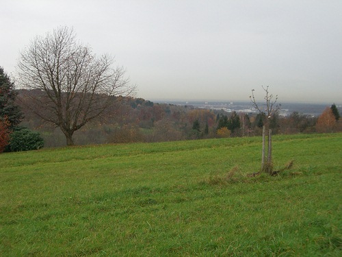 Etwas weiter links kann man den Turmberg sehen